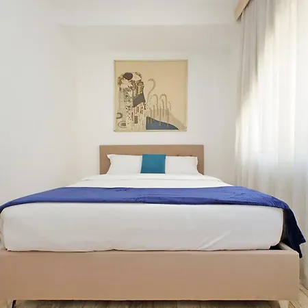 1br Flat With Balcony Lejlighed Rom
