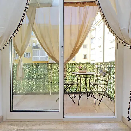 Daire 1br Flat With Balcony